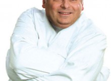 Plante est convaincu qu'il est victime d'un complot.