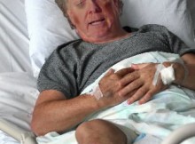 Charest se remet tranquillement de la sauvage attaque